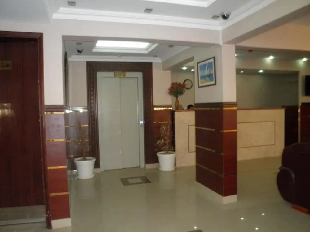 Dolphin Hotel - photo 2