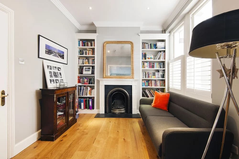 Enchanting Southfields Home by King George's Park - photo 12