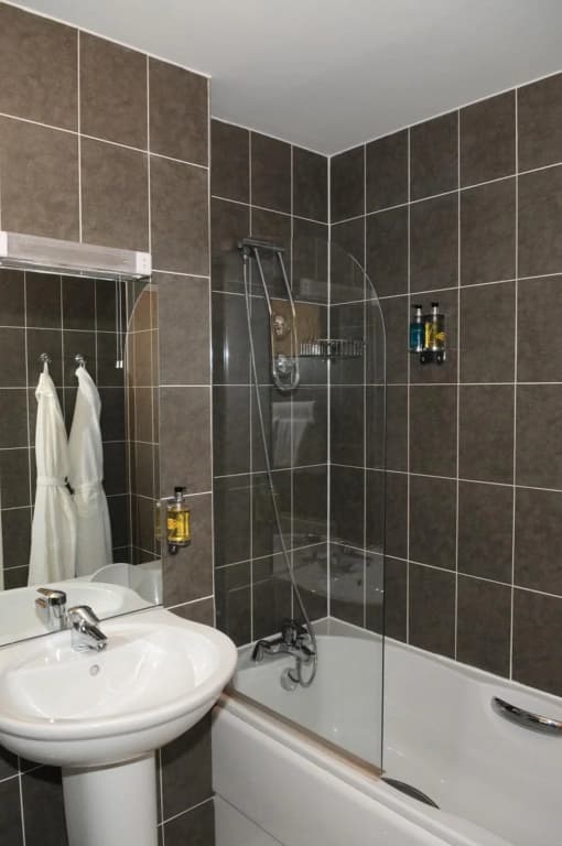 Fountain Court Apartments - EQ2 - photo 4