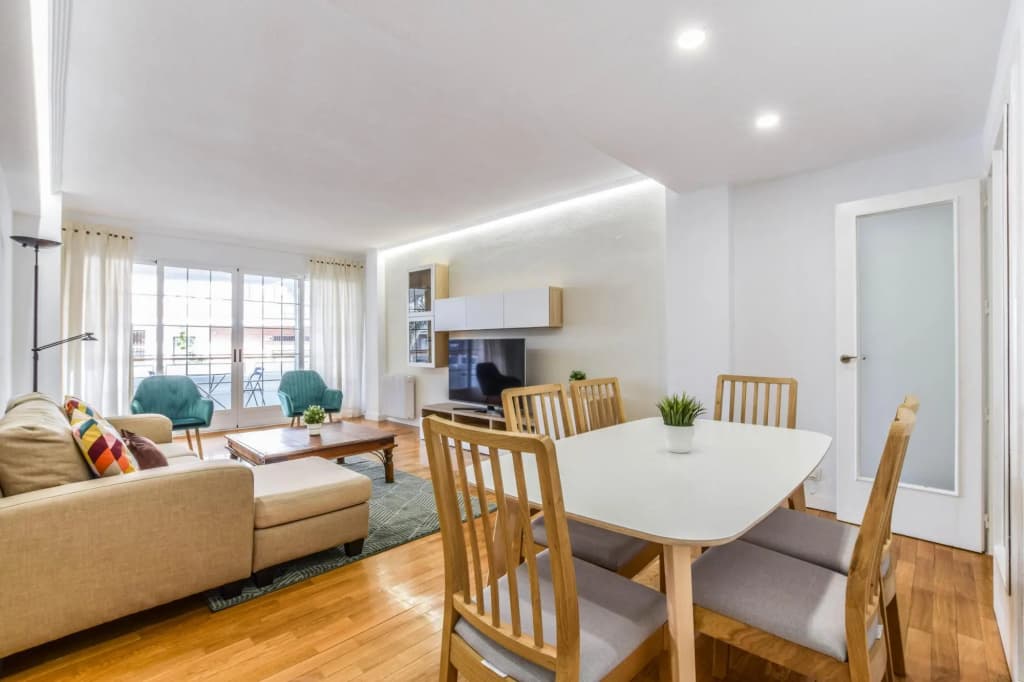 Alcalá I in Madrid with 3 bedrooms and 2 bathrooms - photo 4