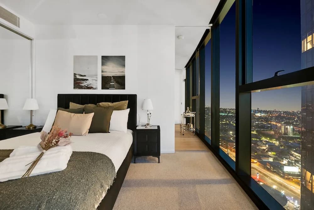 Melbourne Square Apartments - photo 18