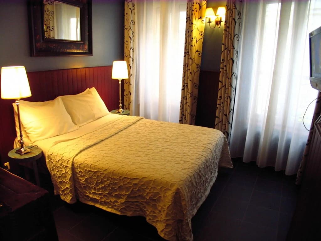 The Walled off Hotel Paris - photo 2