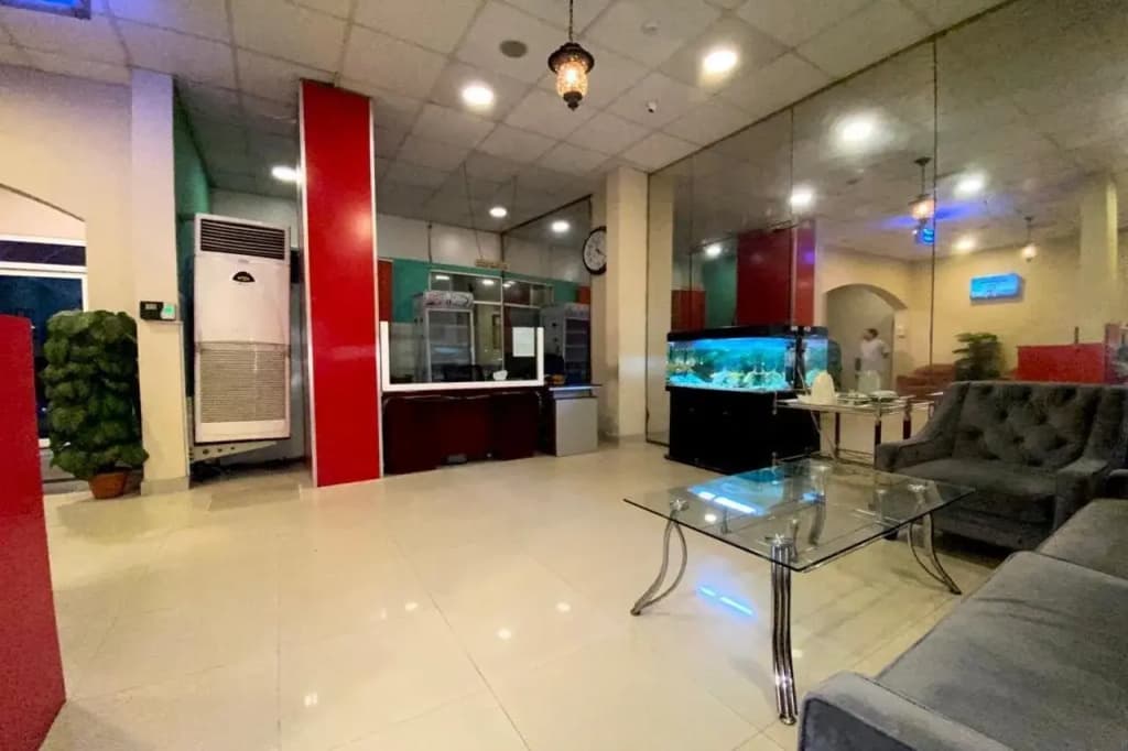 Savoy Inn Hotel - photo 11