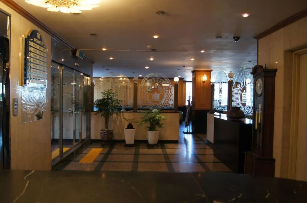 Gogoong Hotel - photo 2