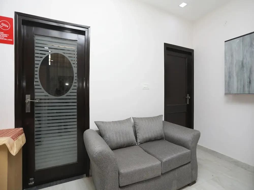 Hotel Diplomat Regency by OYO Rooms - photo 5