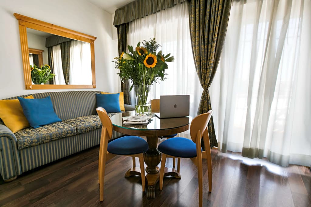 Hotel Diplomatic - photo 4