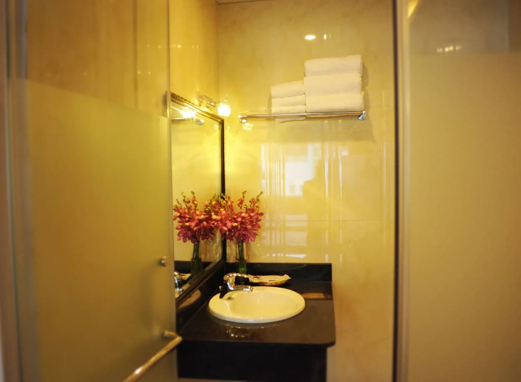 Van Nam Hotel - photo 8