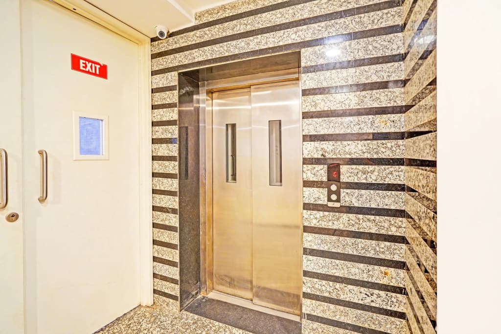 Oyo Key Rooms Tilak Nagar - photo 32