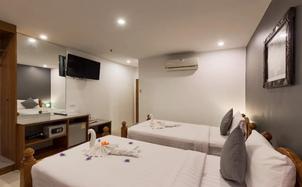 OYO 861 Patong Dynasty Hotel - photo 4