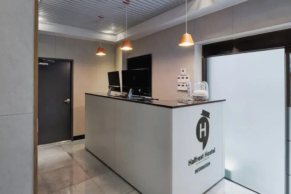Halfrest Hostel Jongno Insa - photo 1