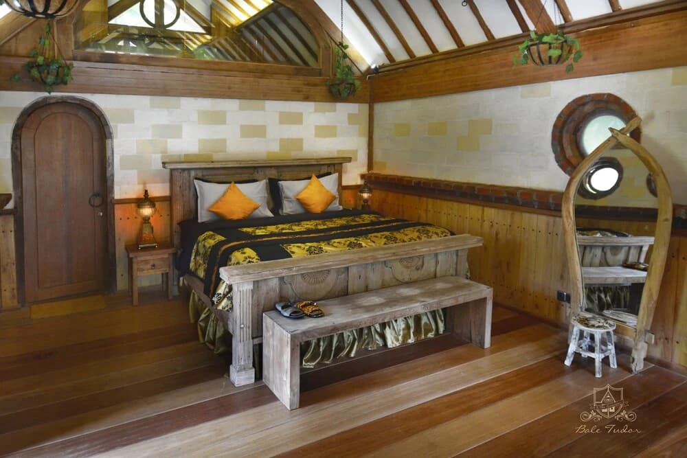 Bale Tudor Villa - photo 11