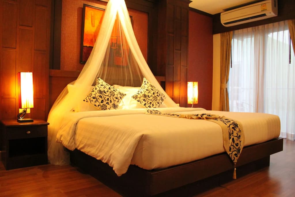 Hemingway's Hotel - photo 7