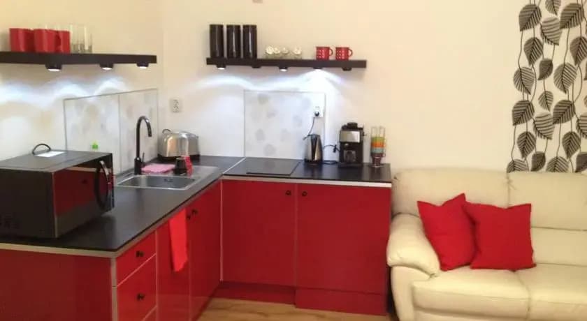 Lonyay Apartment - photo 2