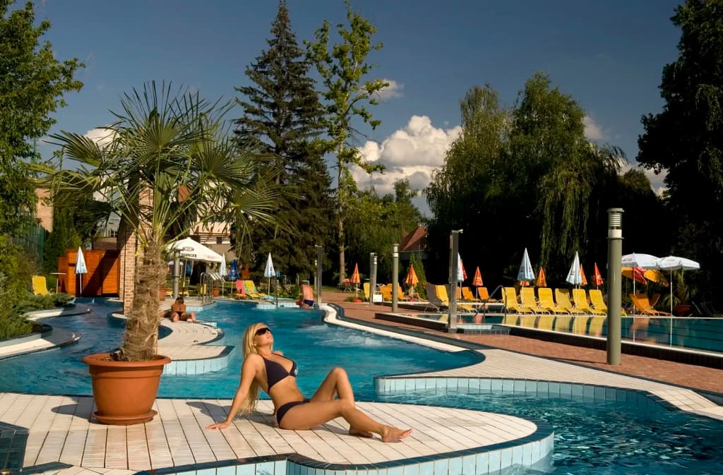 Holiday Beach Budapest Wellness & Conference Hotel - photo 6