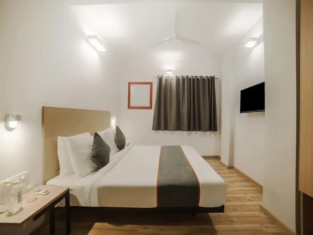Oyo Townhouse 082 Chander Nagar Janakpuri - photo 6