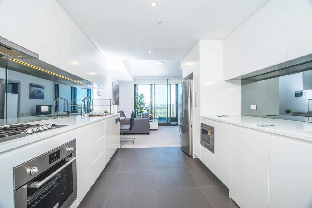 Minimalism Modern Apartment With Water View - photo 8