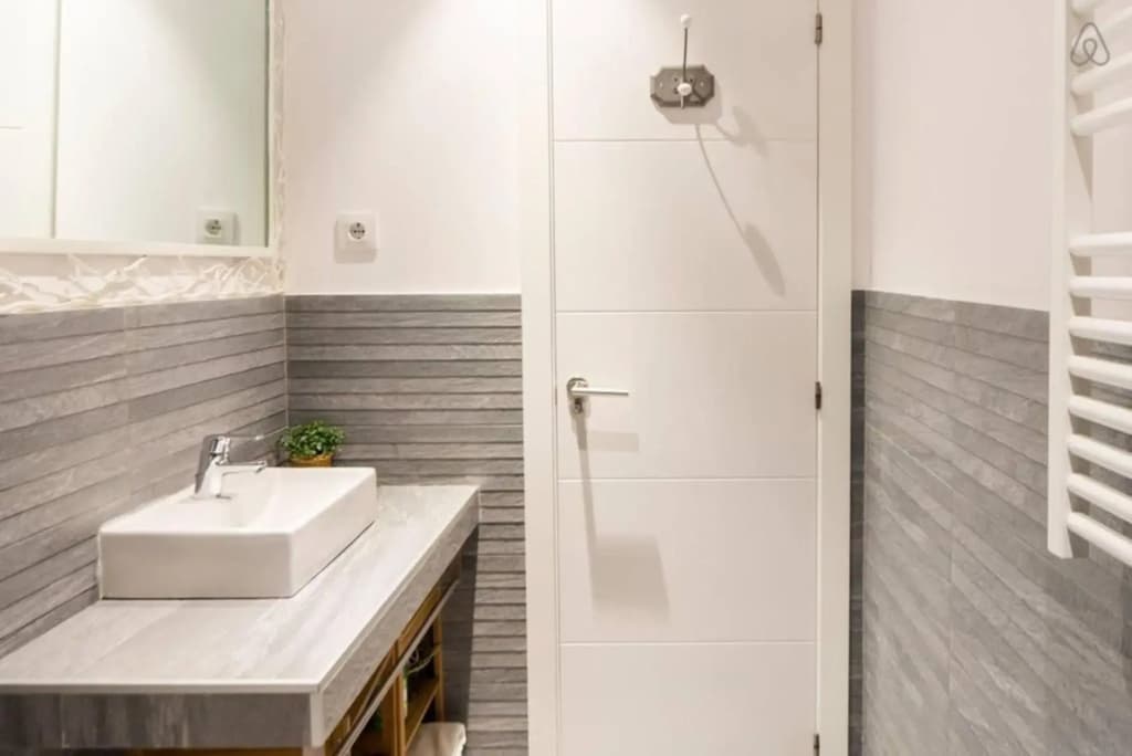 Explore a Walkable Neighborhood around a Comfy Apartment - photo 8