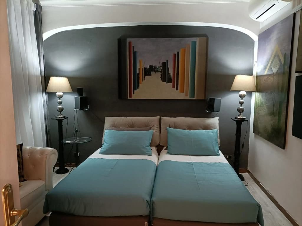 Spanish Steps bedroom - photo 39