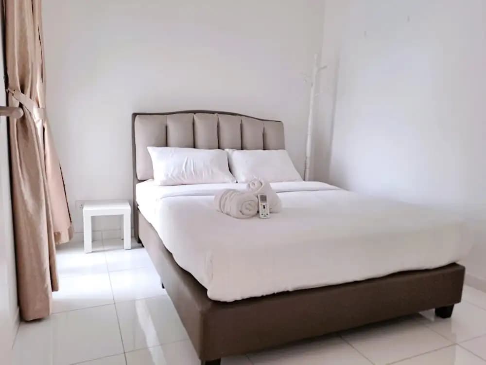 JB Bukit Indah Skyloft Suites - photo 2