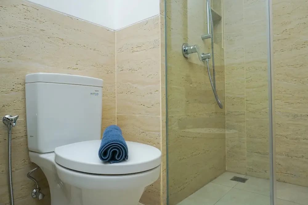 Spacious 2BR Apartment at Wang Residence - photo 8