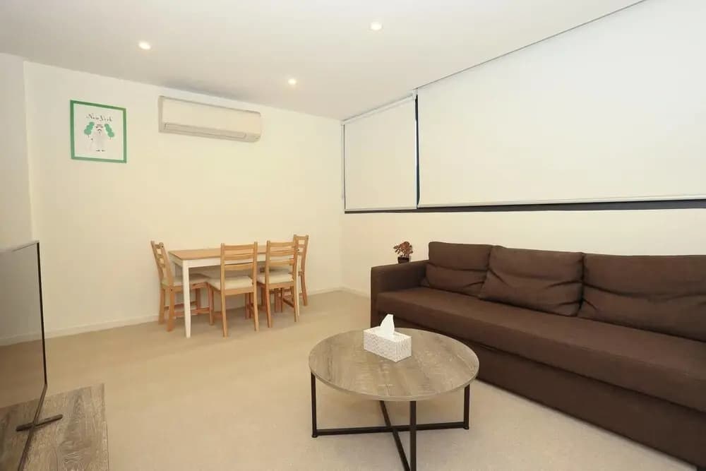 2 Bedrooms 2 Bathrooms Opposite Melbourne Central - photo 4
