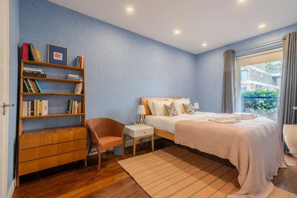 Beautiful Canal-side Flat in Hackney - photo 4