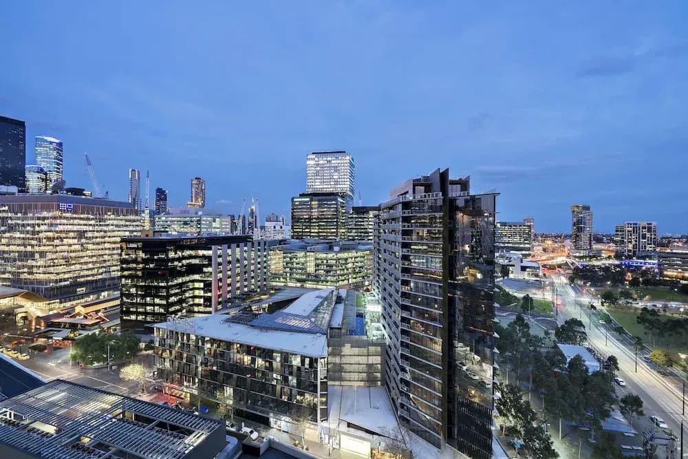 MIRANDA, 1BDR Docklands Apartment - photo 4