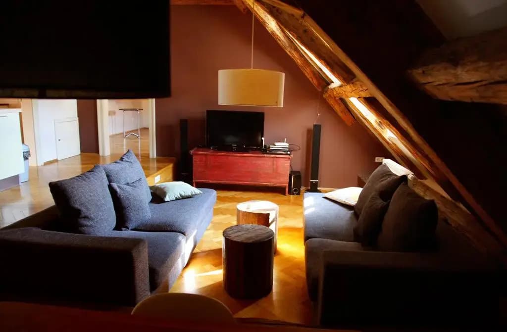 Three Golden Crowns Apartments - photo 4