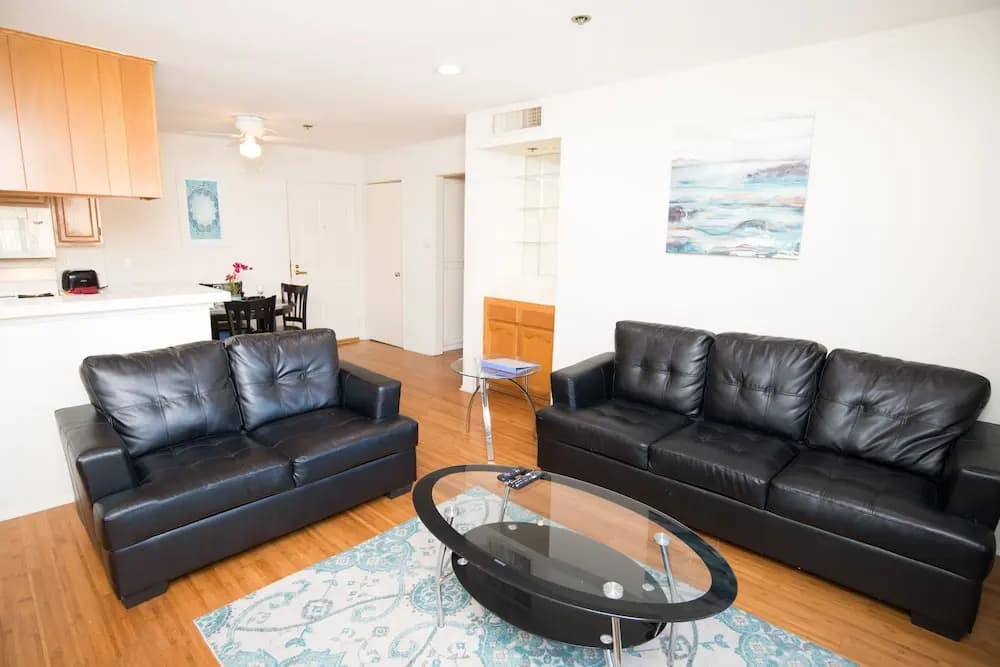Strathmore Apartments - photo 1