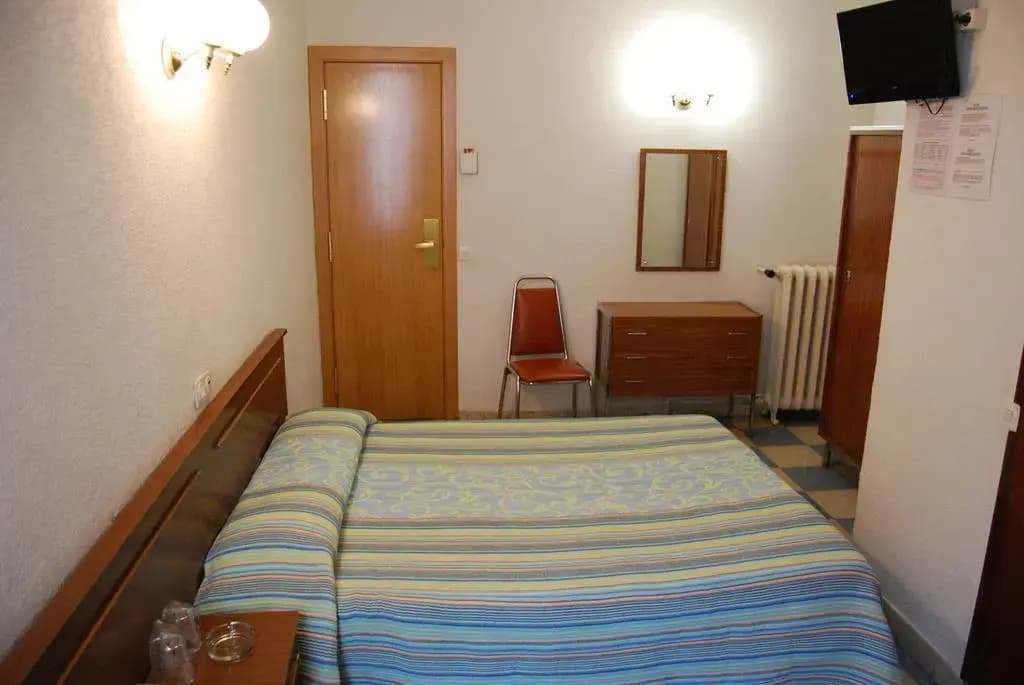 Hostal Continental - photo 7