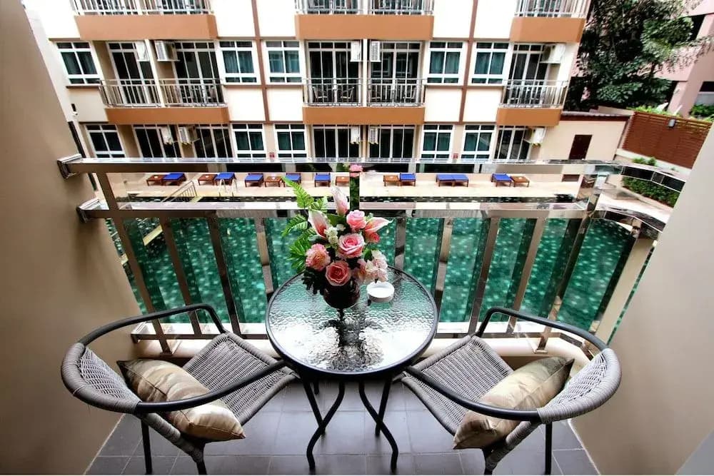 Le Bangkok Hotel - photo 21