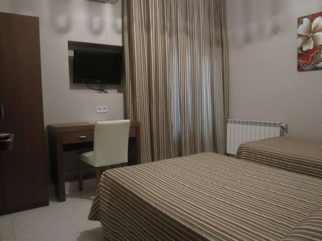 Hostal Atocha Almudena Martin - photo 2