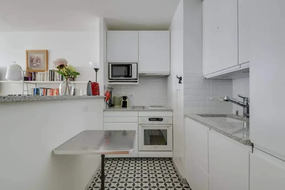 Chic and Luminous Apartment in Bastille - photo 9