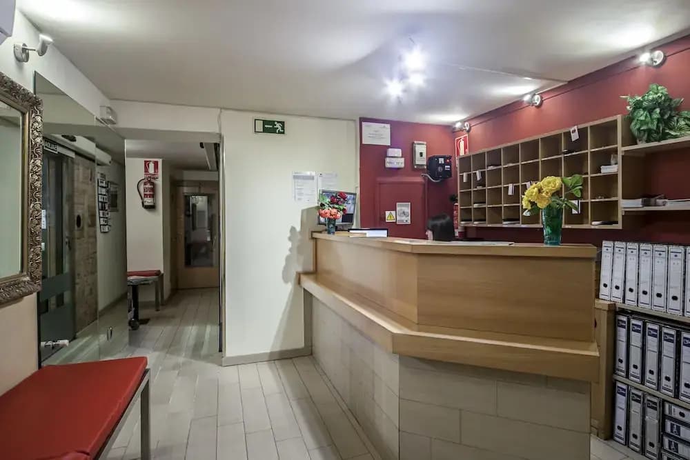 Hostal Adriano - photo 2