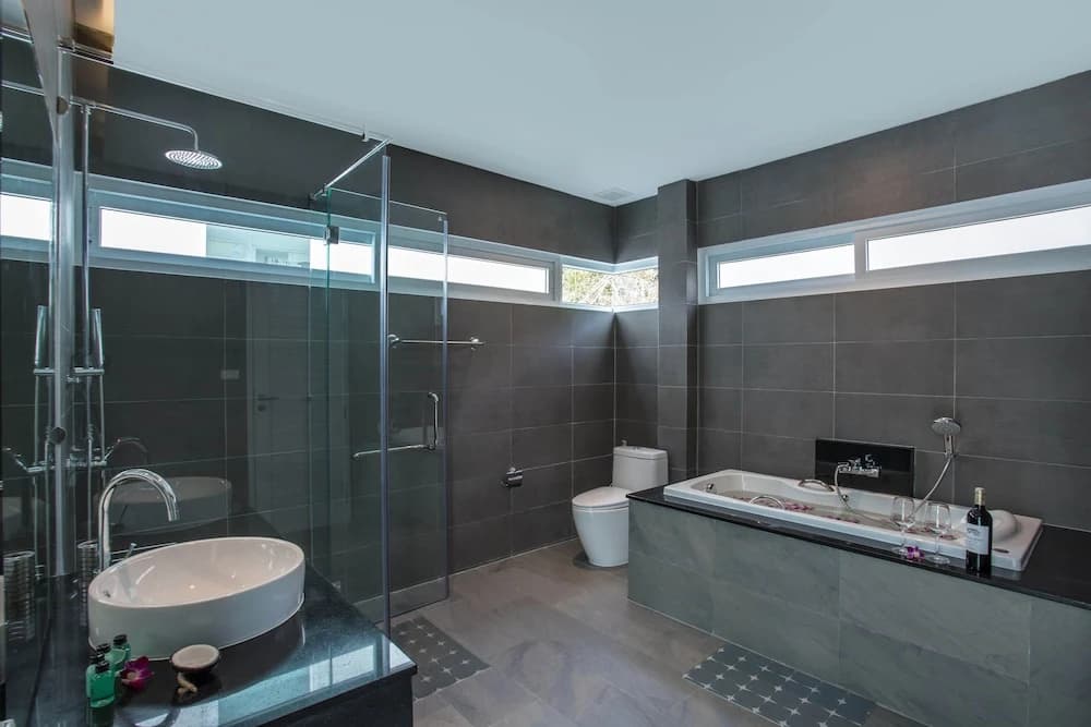 Elegant Designer 4BR Pool Villa Skylight - photo 19