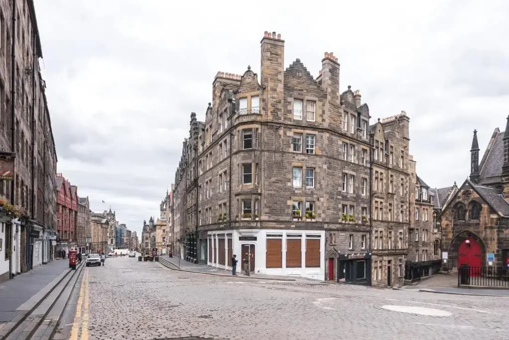 F&O Apartments - 1 bedroom Royal Mile apt Stunning castle view Sleeps 2 - main photo