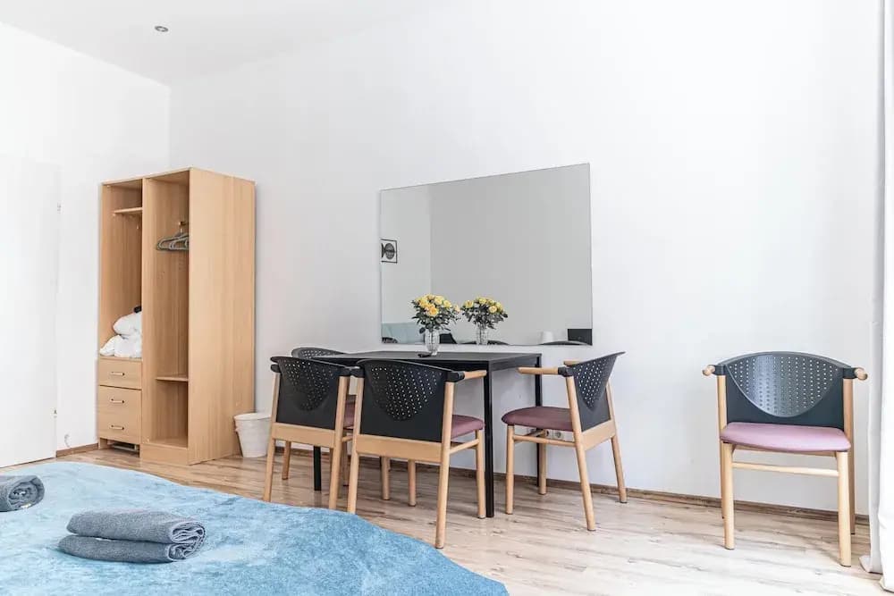 Bright 2BR Flat Near Westbahnhof - photo 1