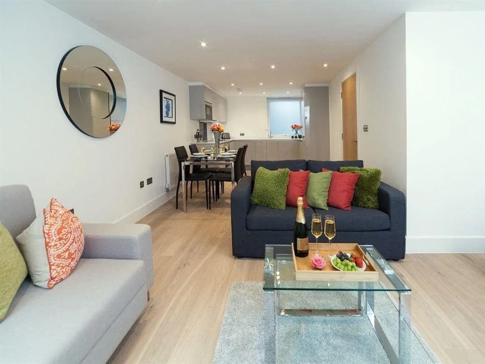 Premier Tower Bridge Apartment - photo 12
