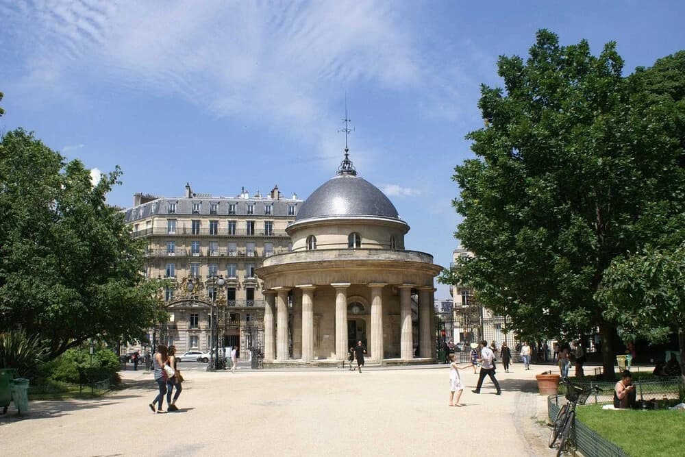 Chic Apartment Near the Champs-elysées - photo 1