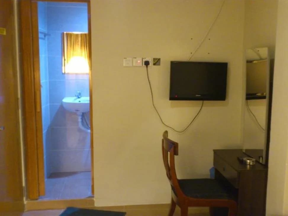 Hotel Anuja - photo 3