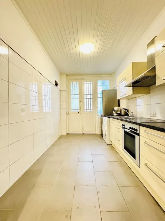 Cozy 2 Room Stay for 5 Near Stadthalle - photo 9