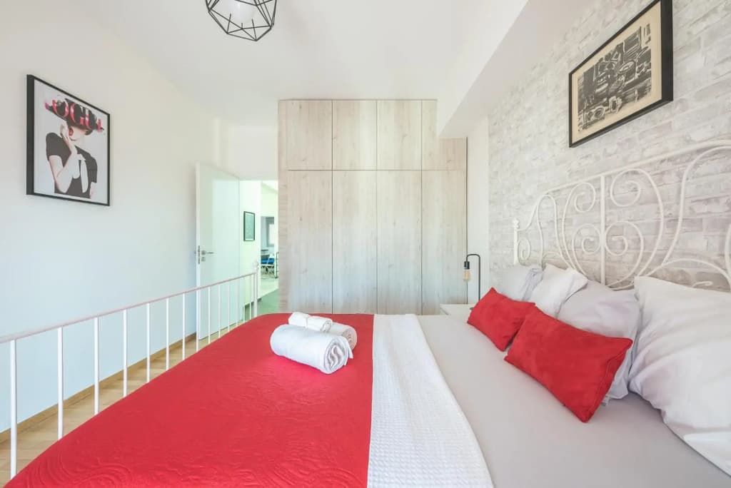 Superb Acropolis view 3bd apt in historical center - photo 18