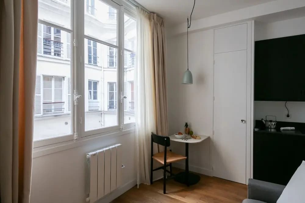 Beautiful Studio Near Madeleine/opéra - photo 2