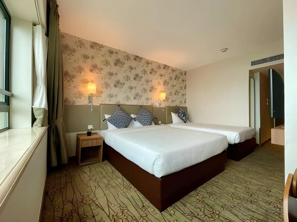 Lander Grand Hotel - photo 18