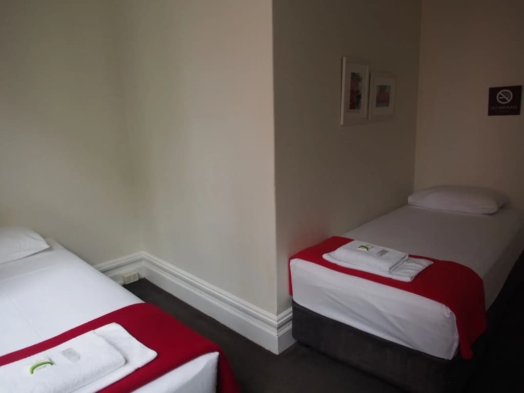 Wynyard Hotel - photo 2