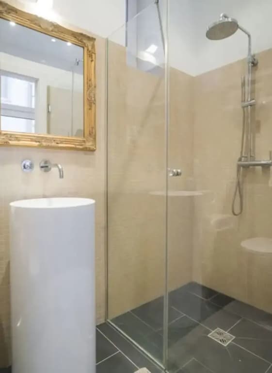 Inviting Apartment in Wien - photo 12