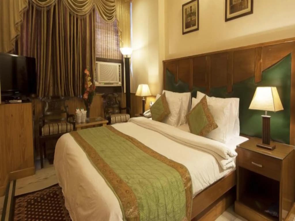 Wood Castle Hotel - photo 7