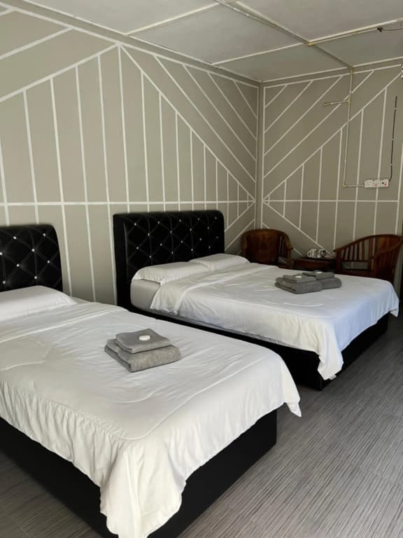 Julies Hostel Taman Negara - photo 11