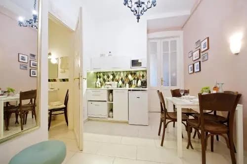 Green Door Family Apartment - photo 4