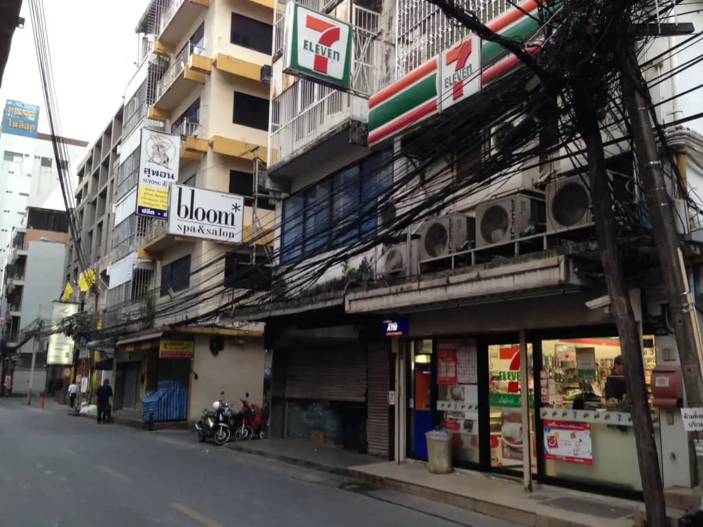 Silom3 Apartment - photo 2